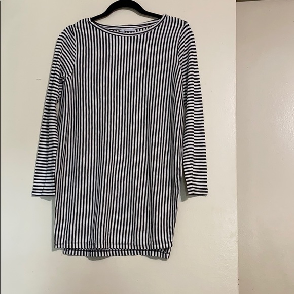 Zara Tops - Zara side slits striped top